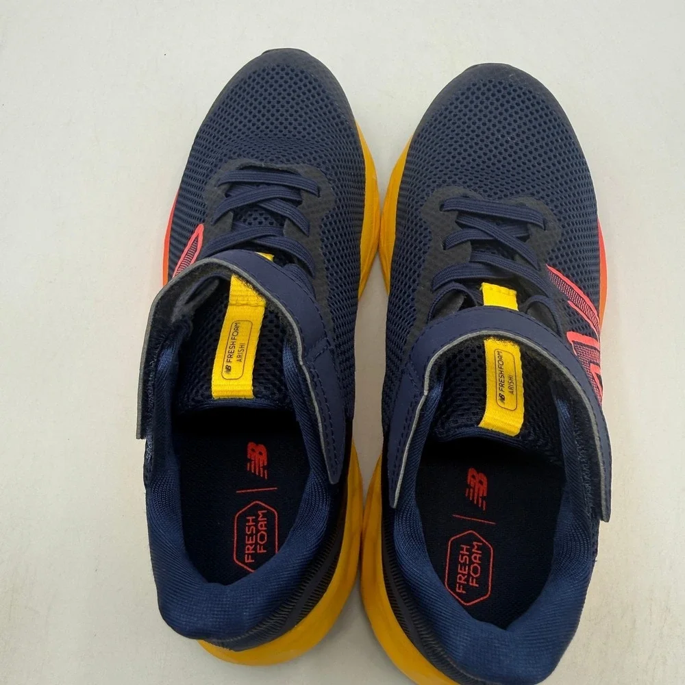 New Balance Fresh Foam Arishi v4 Shoes Boys Size 3 Navy Yellow Running PAARIKB4